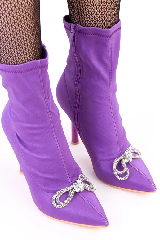 Violette satinierte Stiefeletten mit...