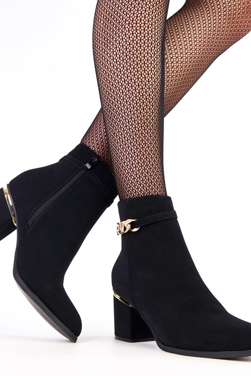 Bottines noires en simili cuir mat...