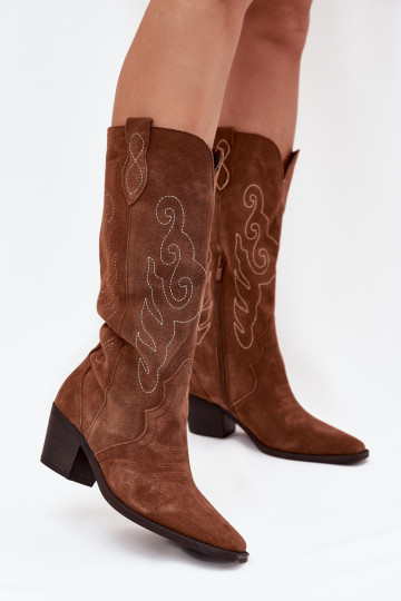 Bottes longues en daim marron style cow-boy avec talons « Karira » 2