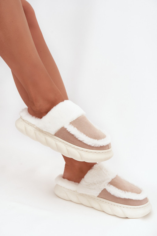 Chaussons Féminin Sur une semelle épaisse avec un manteau de fourrure Vinceza 19952 beige