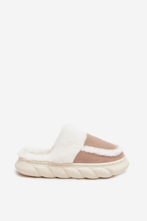 Chaussons Féminin Sur une semelle épaisse avec un manteau de fourrure Vinceza 19952 beige
