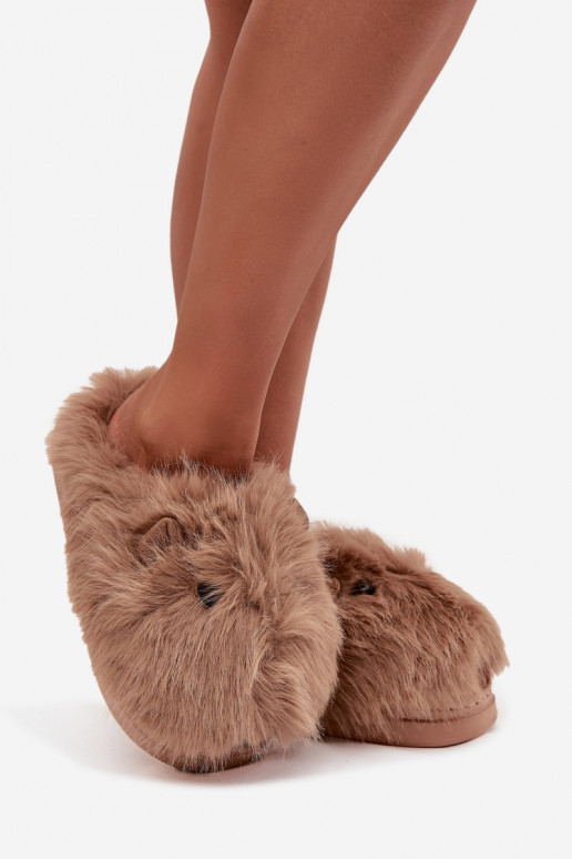 avec un manteau de fourrure Kapice Féminin Kapibary couleur kaki Pravelle