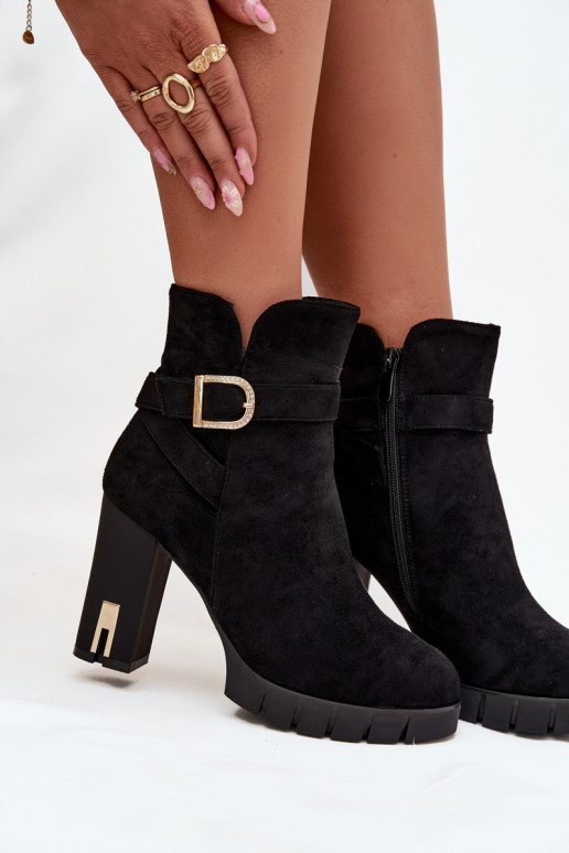 réchauffer Bottes pour femmes avec boucles couleur noire Nolivira