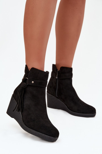 réchauffer Bottes pour femmes Sur un coin avec des franges couleur noire Olivarae