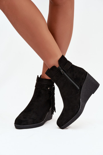réchauffer Bottes pour femmes Sur un coin avec des franges couleur noire Olivarae 2