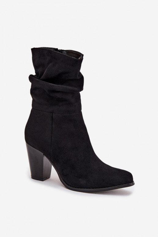 Bottes pour femmes Avec des volants couleur noire Jovessa Bottes pour femmes Avec des volants couleur noire Jovessa