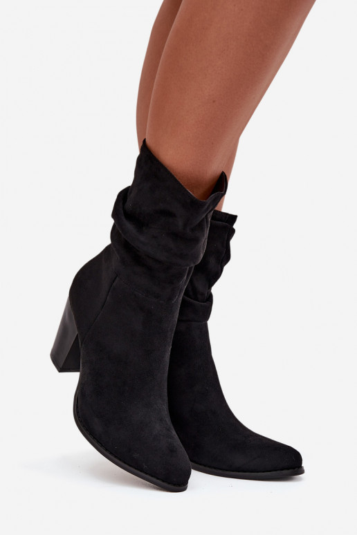 Bottes pour femmes Avec des volants couleur noire Jovessa Bottes pour femmes Avec des volants couleur noire Jovessa