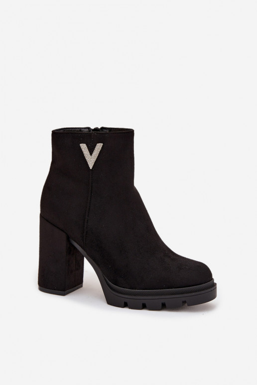 Bottes pour femmes réchauffer avec des talons Avec des décorations Detalem couleur noire Briella