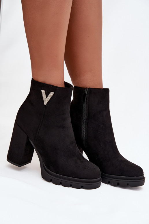 Bottes pour femmes réchauffer avec des talons Avec des décorations Detalem couleur noire Briella