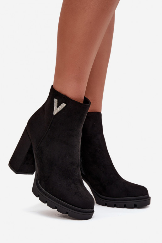 Bottes pour femmes réchauffer avec des talons Avec des décorations Detalem couleur noire Briella