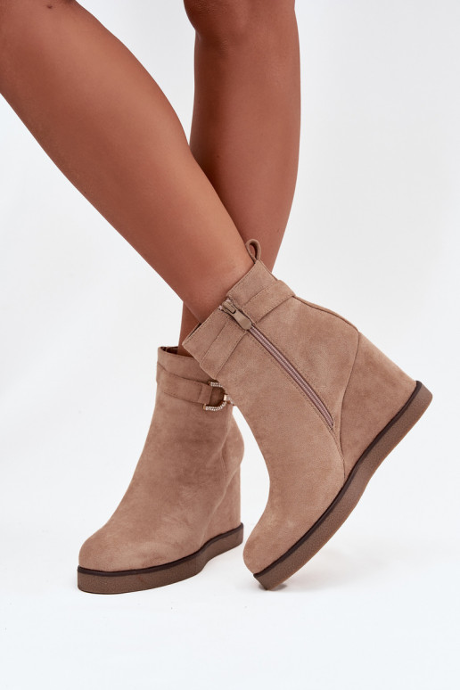 Bottes pour femmes Sur un coin Avec des décorations Detalem beige Il fautrivana