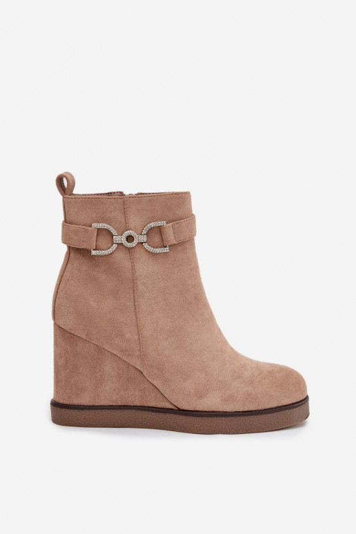 Bottes pour femmes Sur un coin Avec des décorations Detalem beige Il fautrivana