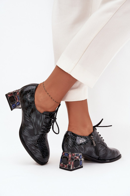 Halfleren schoenen van lakleer Dames met hakken met glanzende gaten Artiker 57C0072 grijs