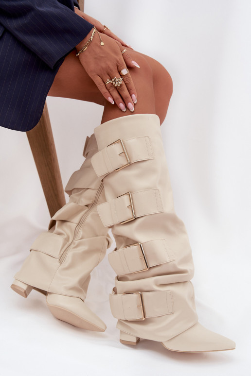 Damenstiefel mit Absatz, eingearbeitetem Schaft und goldenen Schnallen in elfenbeinfarben Isavelle