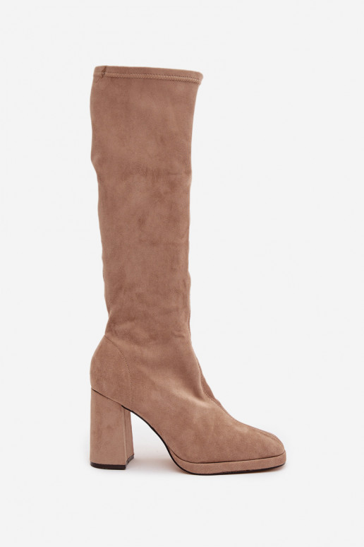 Dames lange laarzen met naden op een blokhak in zandkleur "Brivana"