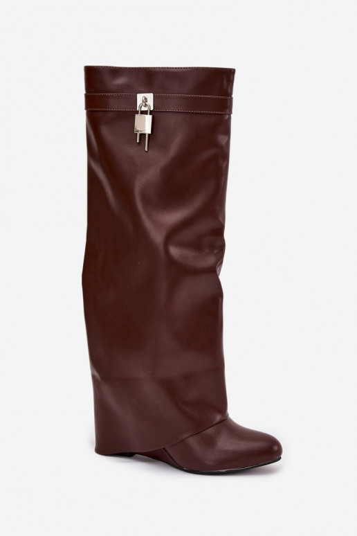 Bottes longues pour femmes sur plateforme avec sangles et détails argentés en simili cuir marron Korivelle