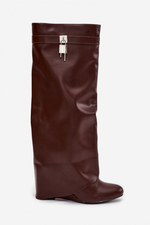 Bottes longues pour femmes sur plateforme avec sangles et détails argentés en simili cuir marron Korivelle
