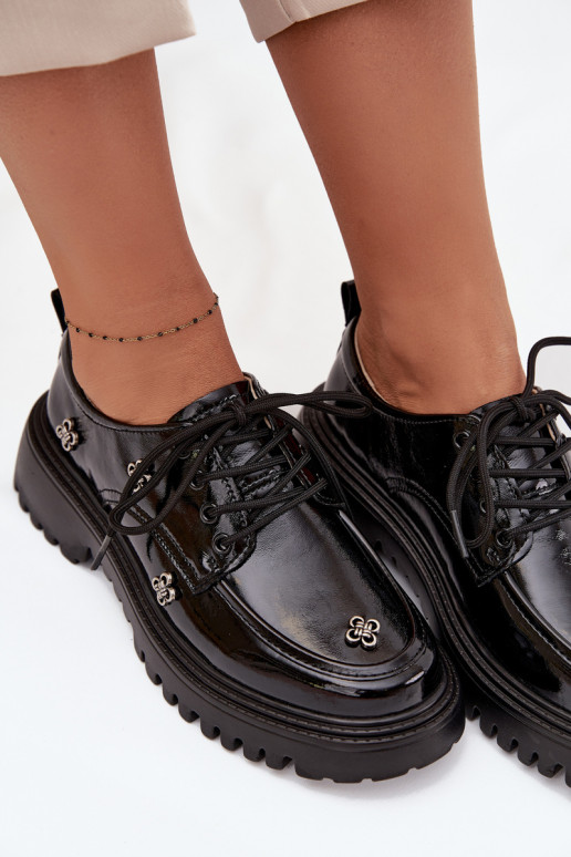 mit Lackeffekt Haut Schuhe FemininPrzypinkami Artiker 57C0333 schZuarze Farbe