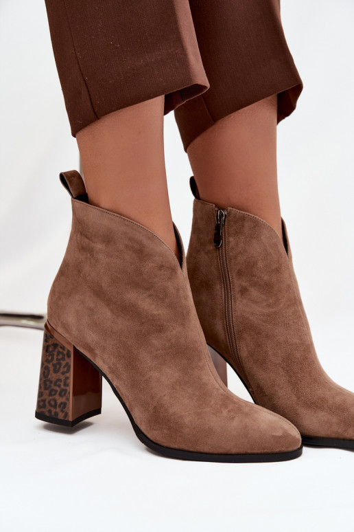 Leer van suède Laarzen met verInarming aan de binnenkant beige Zivella Leer van suède Laarzen met verInarming aan de binnenkant beige Zivella