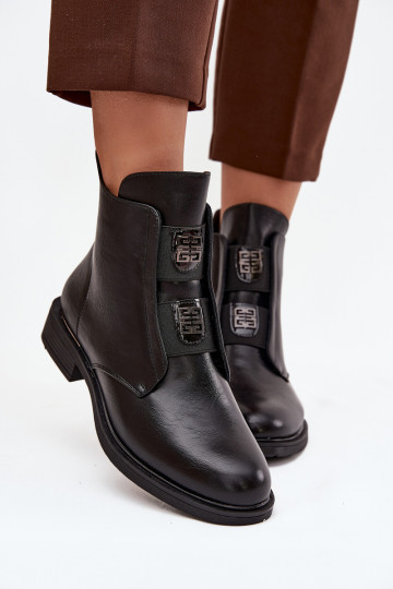 Bottes pour femmes réchauffer Sur un talon bas avec de beaux détails couleur noire Tavressa