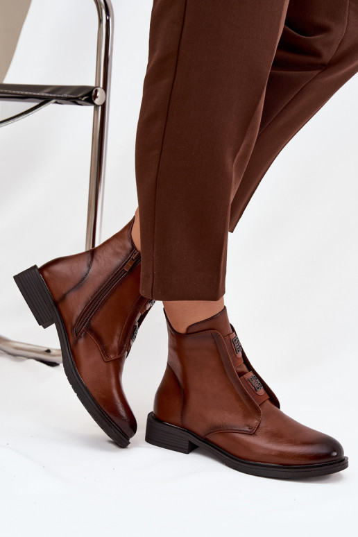 Bottes pour femmes réchauffer Sur un talon bas avec de beaux détails marron Tavressa