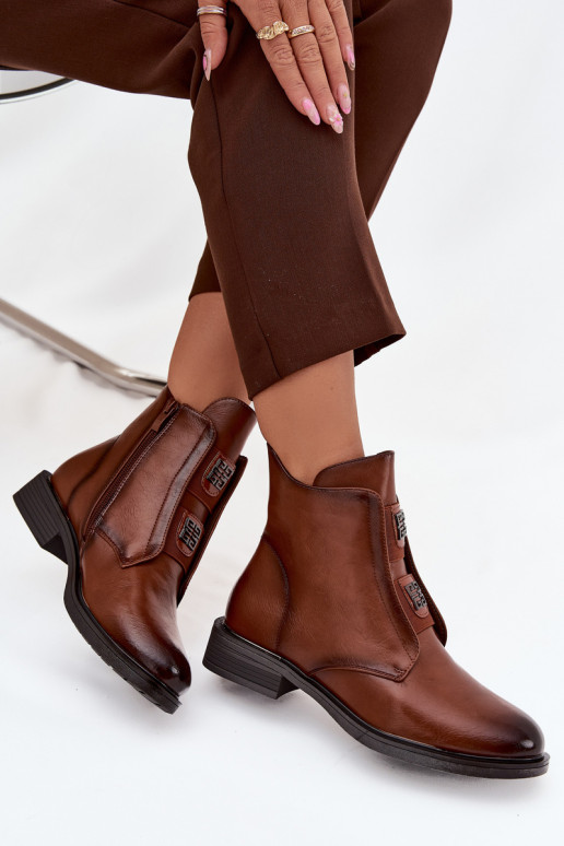 Bottes pour femmes réchauffer Sur un talon bas avec de beaux détails marron Tavressa