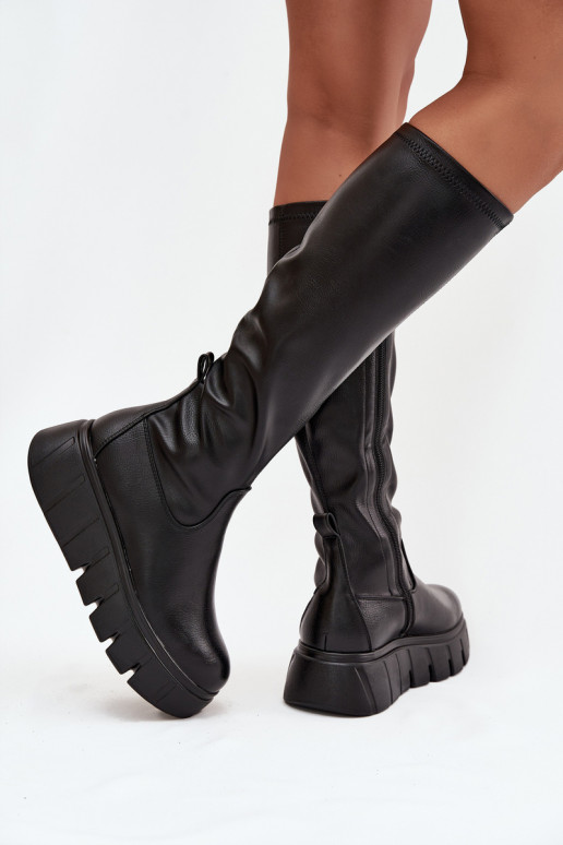 bottes pour femmes avec une plateforme Au Château Vinceza 58553 couleur noire