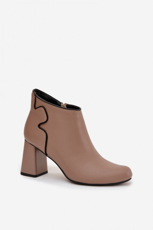 Peau Bottes réchauffer avec des talons beige Ivessara