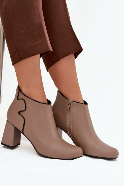 Peau Bottes réchauffer avec des talons beige Ivessara
