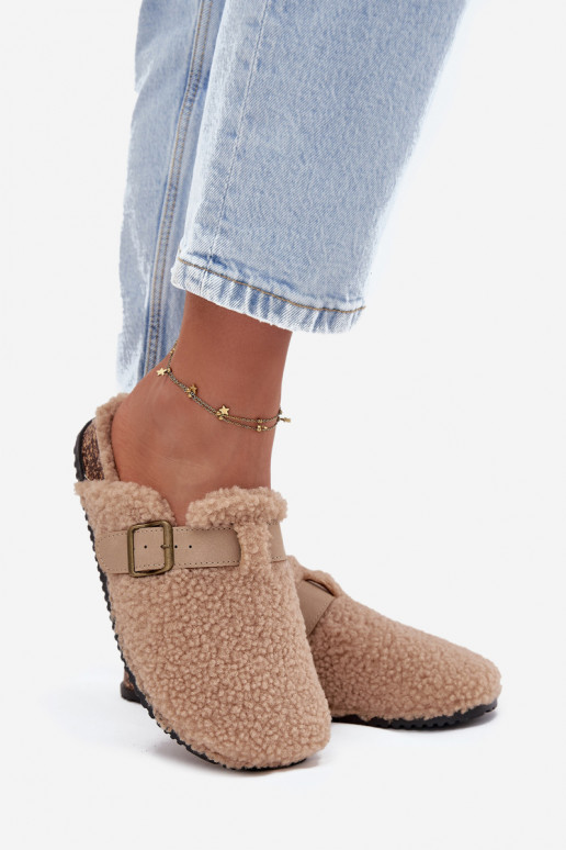 Chaussons pour femmes avec fourrure "Typu Baranek" couleur sable "Lorivine"