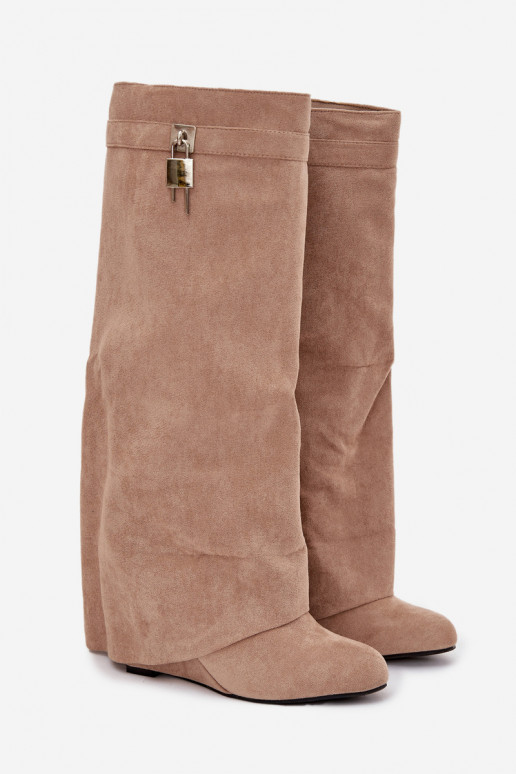 Bottines longues pour femmes à plateforme avec brides et détails argentés, couleur sable Korivelle