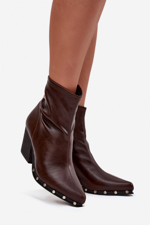 Bottines style cowboy pour femmes brunes en cuir écologique avec talons Abrielle
