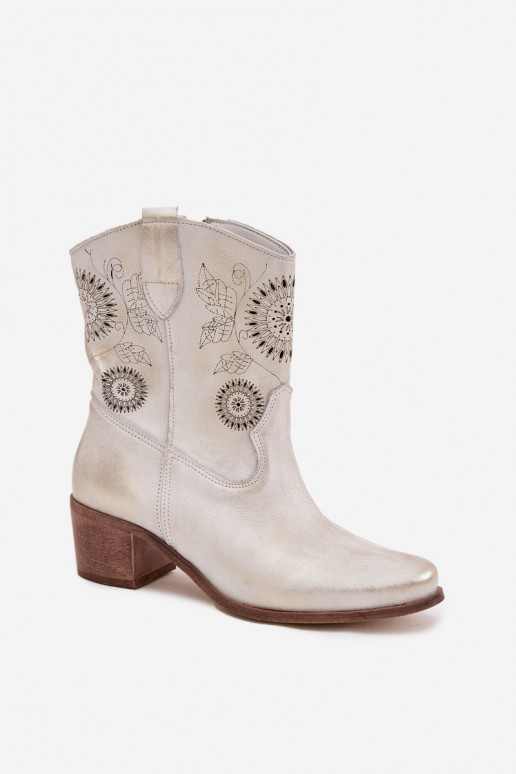 aus INildleder Haut Damenstiefel mit durchbrochenen Elementen mit Absätzen Zazoo 3844 goldene Farbe Przecierany