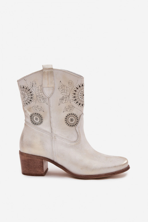 van suède Leer Dameslaarzen met elementen van opengeInerkt met hakken Zazoo 3844 gouden kleur Przecierany