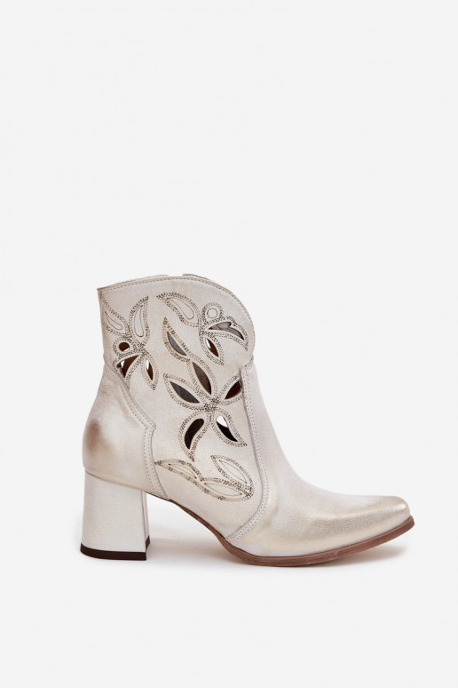 Haut mit durchbrochenen Elementen Damenstiefel Zazoo 3647 goldene Farbe Przecierany