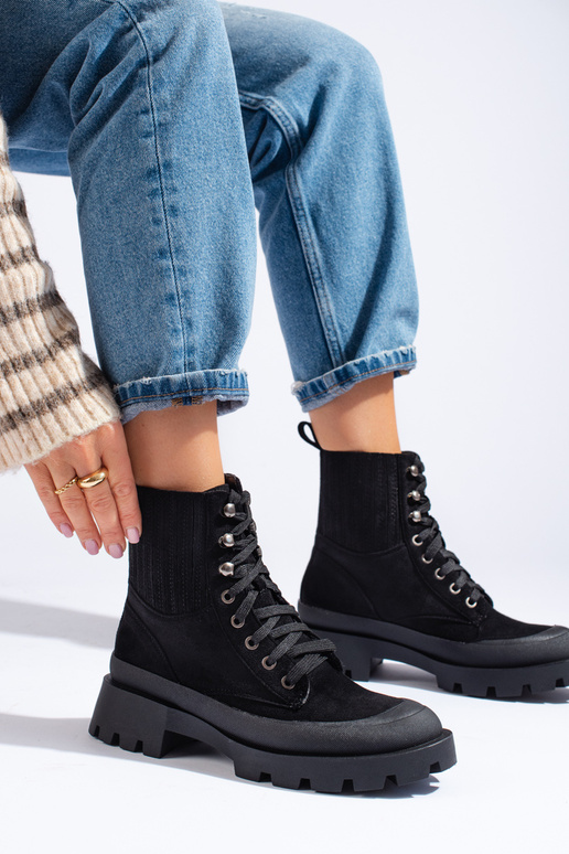 couleur noire attaché en daim chaussures