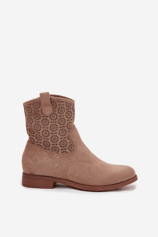 Bottes pour femmes avec des talons larges avec des éléments ajourés S.Barski HY52-530 beige Bottes pour femmes avec des talons larges avec des éléments ajourés S.Barski HY52-530 beige
