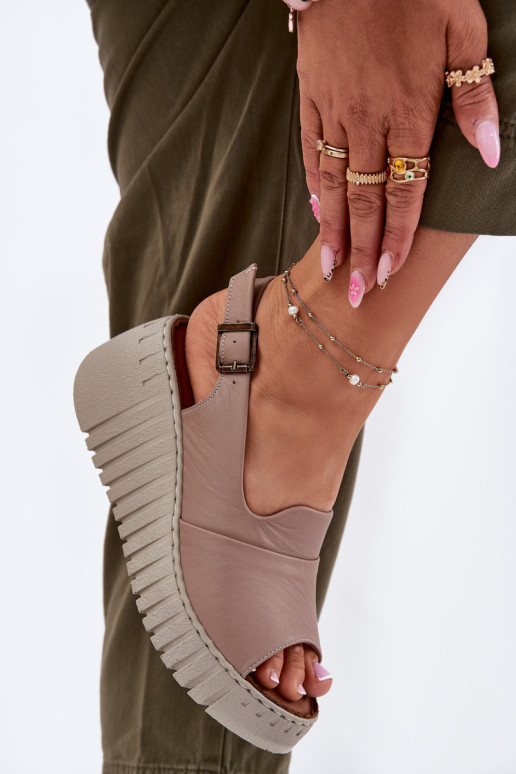 Sandales pour femmesActivéturalnej Skóry Sur un coin Artiker 54C0788 beige