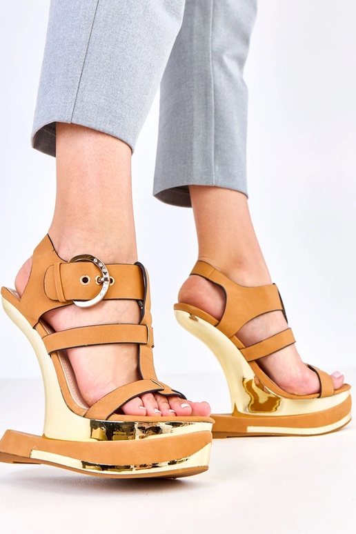 Bruine sandalen op futuristische hak,...