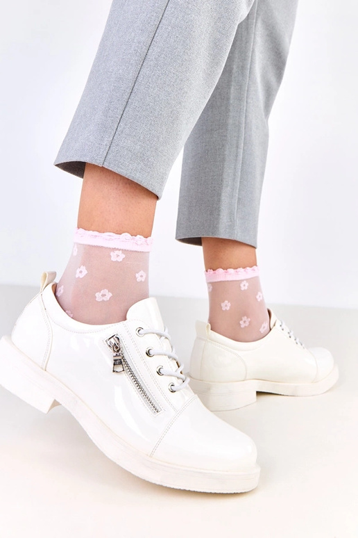 Weiße lackierte Halbstiefel für...