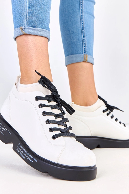 Witte halfhoge schoenen met patroon...