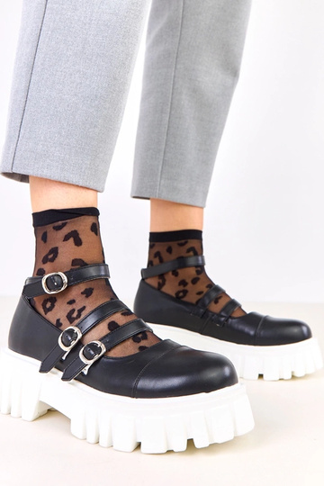 Zwarte halfhoge schoenen op... 2