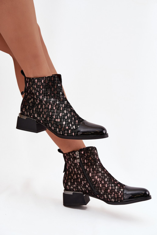 mit Lackeffekt DamenstiefelErmöglichtturalnej Skóry Auf niedrigem Absatz D&A LZ52-960 schZuarze Farbe