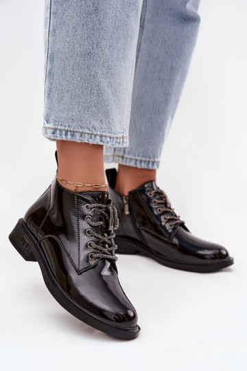 Bottines en simili cuir pour femmes avec effet laqué et lacets décoratifs D&A MR52-124 couleur noire 2