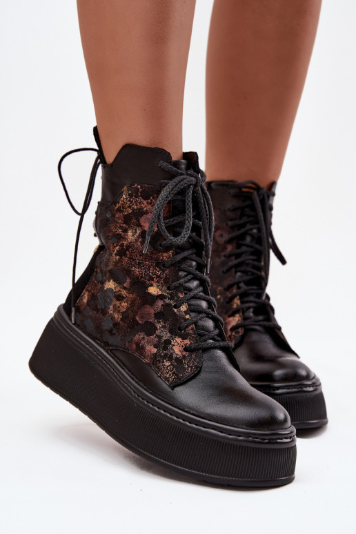 Peau Bottes avec une plateforme Il fautciejka 07086-01 couleur noire Peau Bottes avec une plateforme Il fautciejka 07086-01 couleur noire