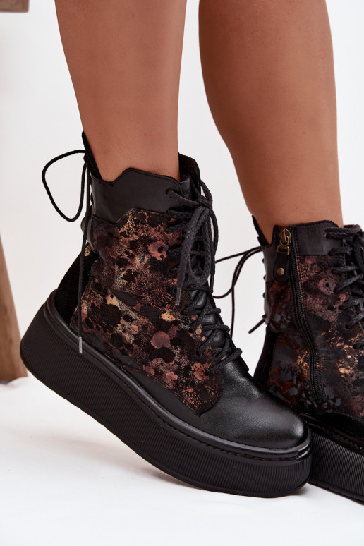 Peau Bottes avec une plateforme Il fautciejka 07086-01 couleur noire Peau Bottes avec une plateforme Il fautciejka 07086-01 couleur noire