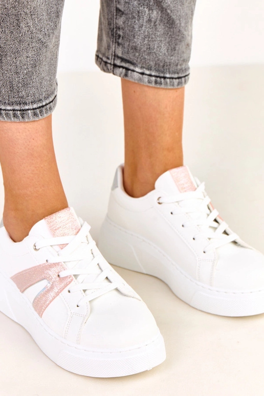 Weiße Sneakers mit Plattform und... Weiße Sneakers mit Plattform und...