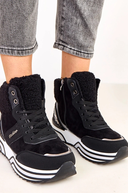 Schwarze hohe warme Sneakers mit Fell...