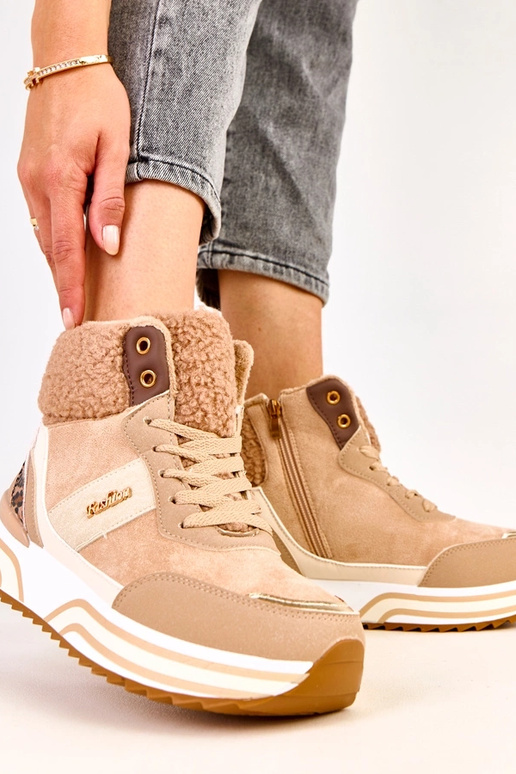 Baskets hautes beige foncé et chaudes... Baskets hautes beige foncé et chaudes...