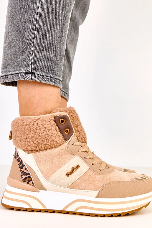 Baskets hautes beige foncé et chaudes... Baskets hautes beige foncé et chaudes...